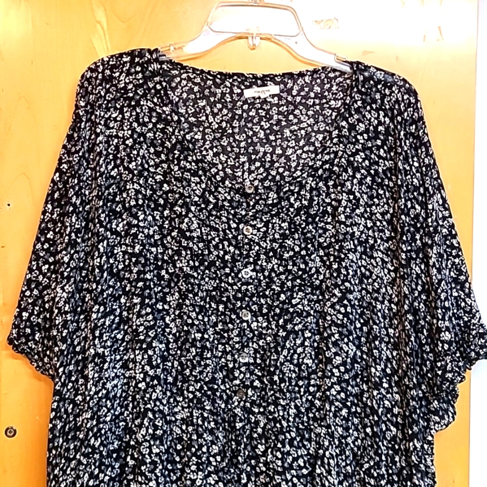 Maurices Black & White Floral Tunic Style Top